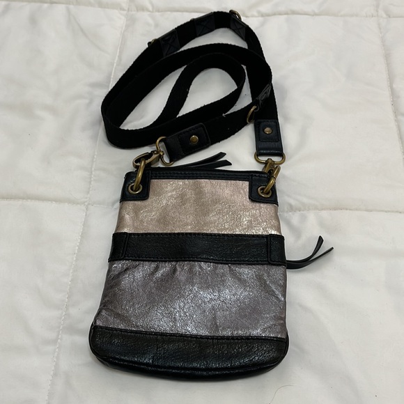 The Sak Metallic Purse - Picture 1 of 13
